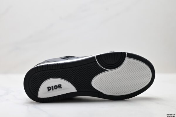 sy_no_2B284323A7BF5F99FDB176D717FF75B4_8 Dior Black Oblique Leather Low Sneaker