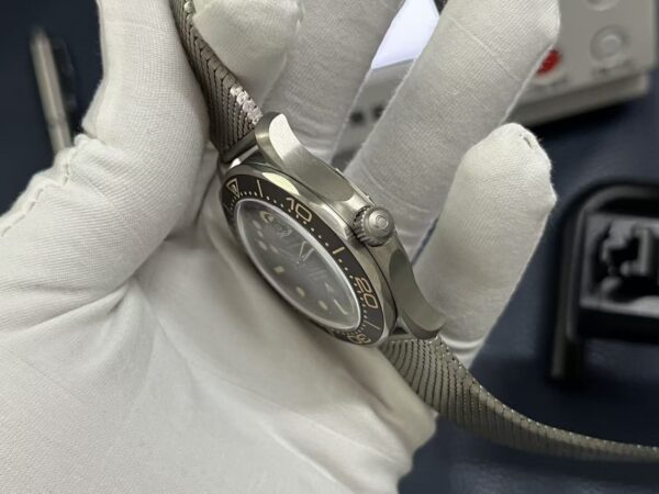 Omega Seamaster Series 300m Diving Watch Automatic Mechanical Movement 007 No Time to Die Watch