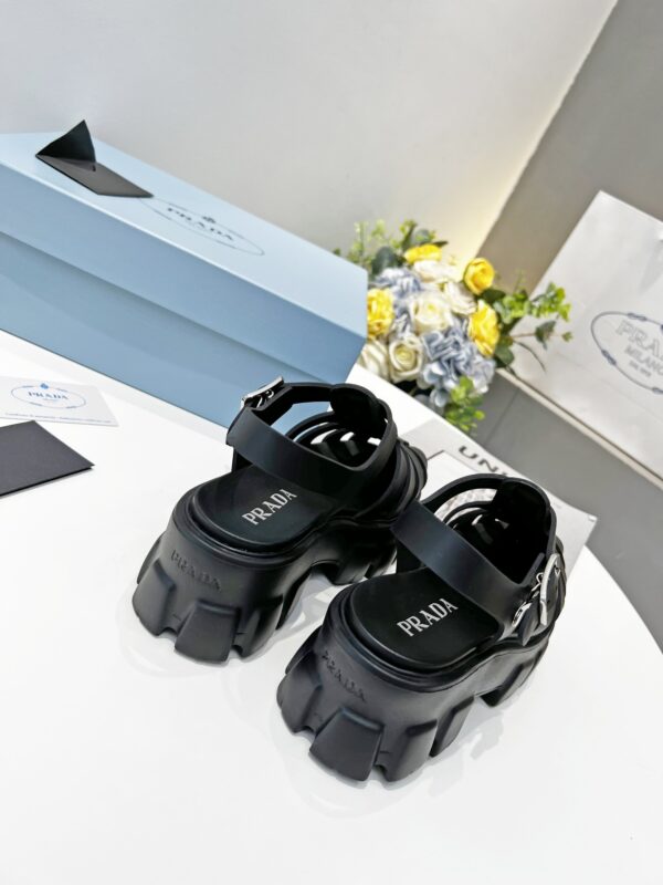 sy_no_2E421CEF8F068595925F6800E09AA7E1_7 Prada Black Rubber Weave Triangle Tread Platform Sandal