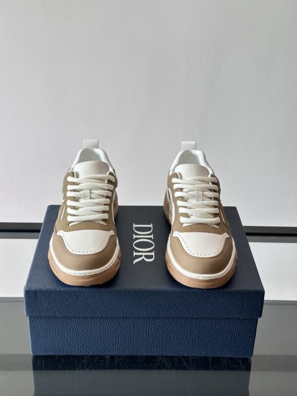 sy_no_30E820DF88AFFBF246900F28C1597410_1 Dior Khaki-White Leather CD Logo Low-Top Sneaker