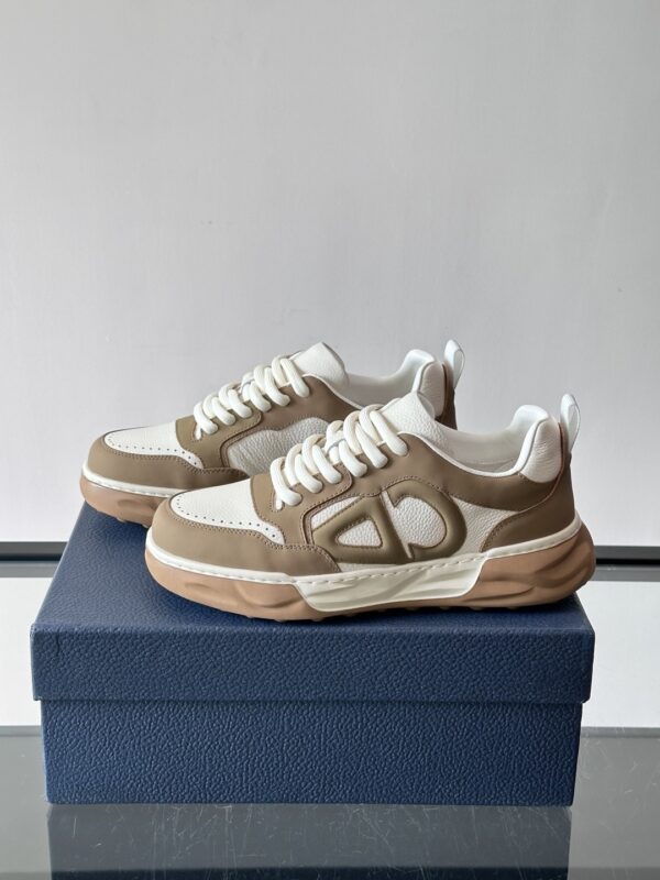 sy_no_30E820DF88AFFBF246900F28C1597410_2 Dior Khaki-White Leather CD Logo Low-Top Sneaker