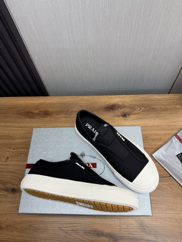 sy_no_31FCB25924299A46F3BDD2156E60204B_7 Prada Black Canvas Slip-On Platform Sneaker