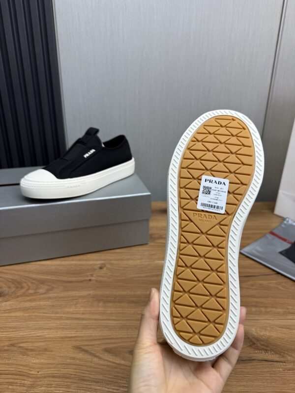 sy_no_31FCB25924299A46F3BDD2156E60204B_9 Prada Black Canvas Slip-On Platform Sneaker
