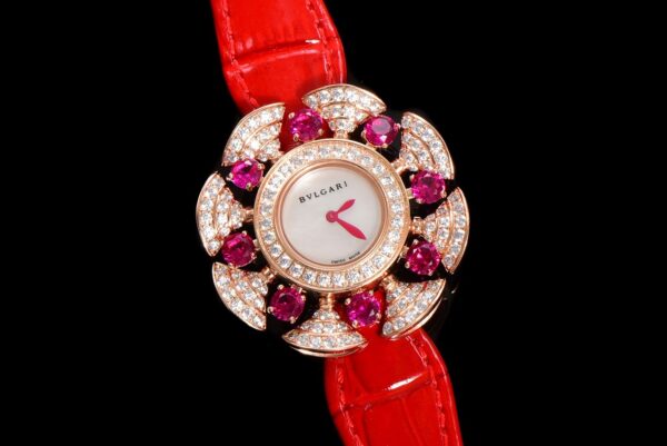 BVLGARI DIVAS'DREAM series watches with quartz movement and crocodile leather strap 33mm