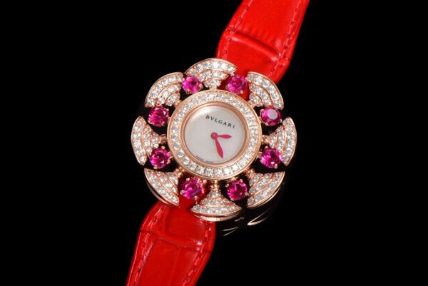 BVLGARI DIVAS'DREAM series watches with quartz movement and crocodile leather strap 33mm