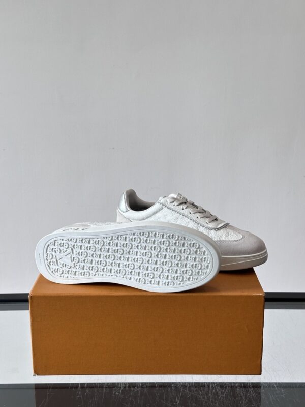 Louis Vuitton White-Grey Monogram Print Silver-Heel Low-Top Sneaker