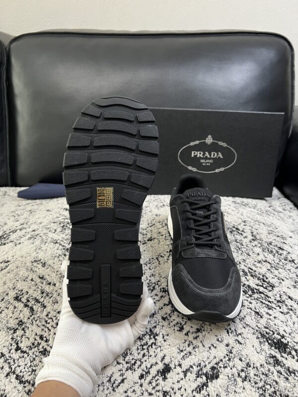 sy_no_360991EA1B5941907D6D726F29671CD6_8 Prada Black Suede Mesh-Spliced Triangle Logo Low-Top Sneaker