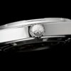 sy_no_363ED063D2171FE60AAFEFBAEC43ACAD_6 Vacheron Constantin's Four Seas series OVERSEAS automatic mechanical movement features a red dial and titanium strap.