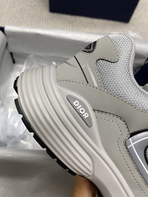 sy_no_399E5272712B9BCF812A02FB6CE90C98_4 Dior Grey Mesh CD Logo Running Sneaker