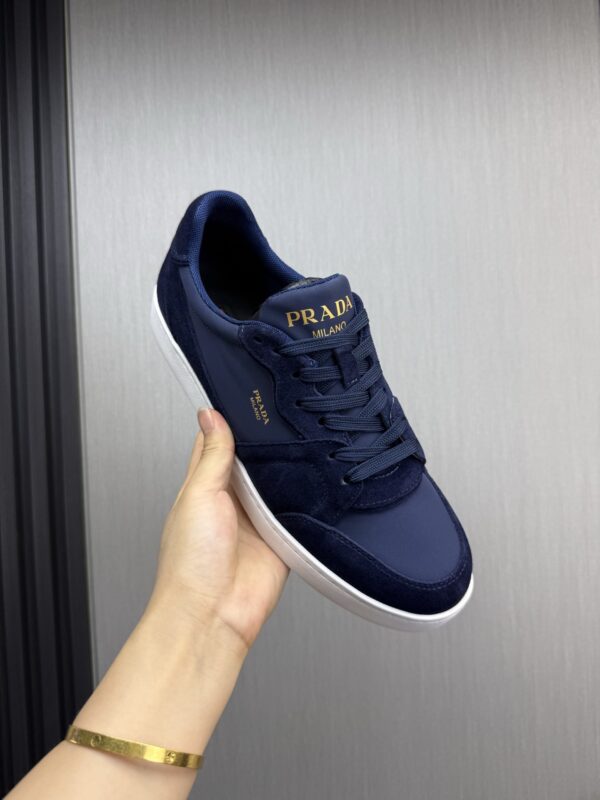 sy_no_3C5D9B0F6916A0FE0EB25475ADF45197_0 Prada Navy Suede Nylon Low-Top Casual Sneaker