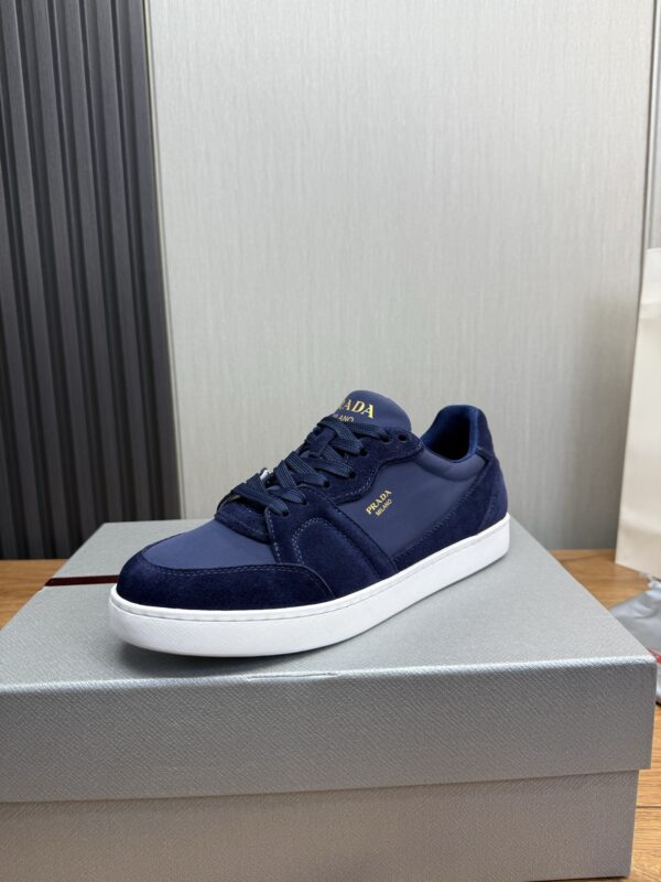 sy_no_3C5D9B0F6916A0FE0EB25475ADF45197_2 Prada Navy Suede Nylon Low-Top Casual Sneaker