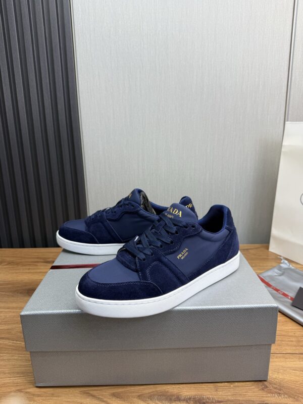 sy_no_3C5D9B0F6916A0FE0EB25475ADF45197_4 Prada Navy Suede Nylon Low-Top Casual Sneaker