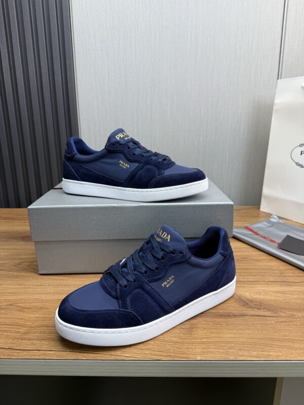 sy_no_3C5D9B0F6916A0FE0EB25475ADF45197_5 Prada Navy Suede Nylon Low-Top Casual Sneaker