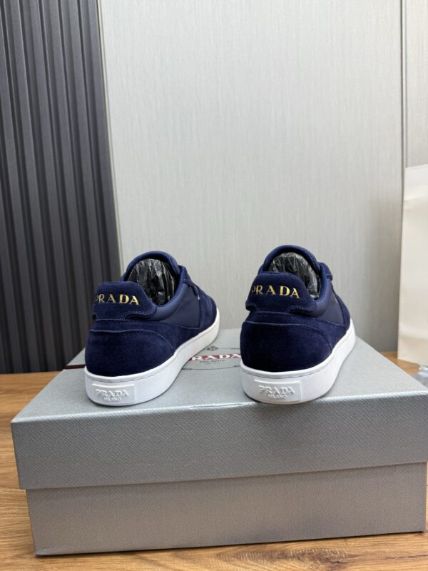 sy_no_3C5D9B0F6916A0FE0EB25475ADF45197_6 Prada Navy Suede Nylon Low-Top Casual Sneaker