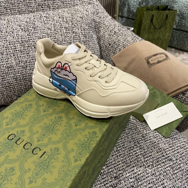 sy_no_3CAEFAC87239523EB793FEB21859A97A_3 Gucci Off-White Chunky Sneaker with Cute Cartoon Dog Graphic