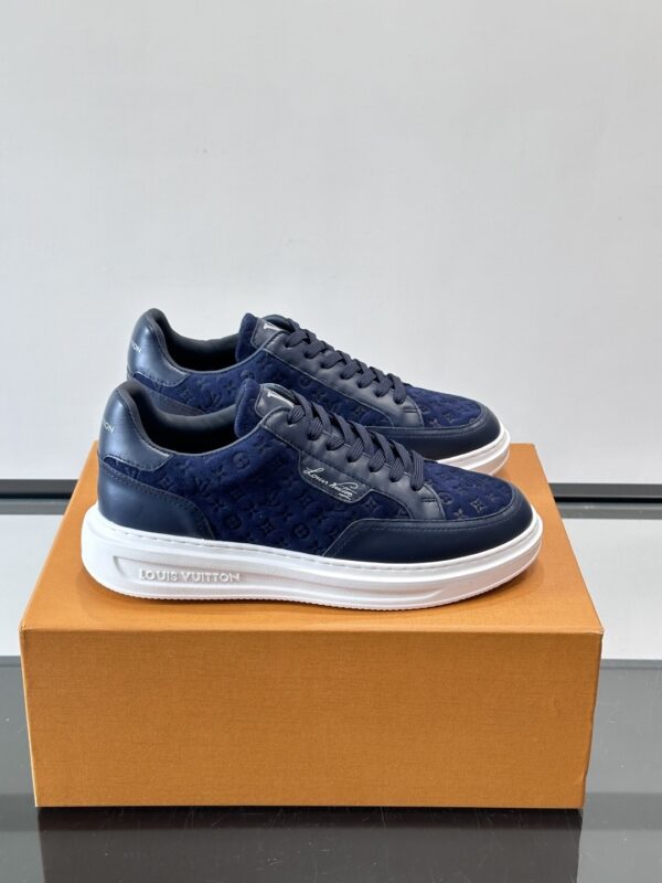 sy_no_403DC5446171BE40DA5D0631DBEA5D69_0 Louis Vuitton Navy Suede Monogram Thick-Sole Low-Top Sneaker