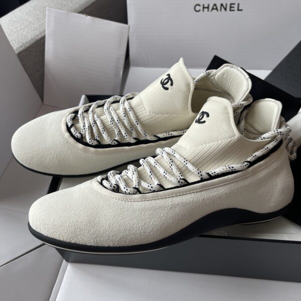 sy_no_407674219EBA728A6B78A29F539CAB34_5 Chanel Off-White Suede and Knit High-Top Sock Sneaker with CC Logo and Speckled Laces
