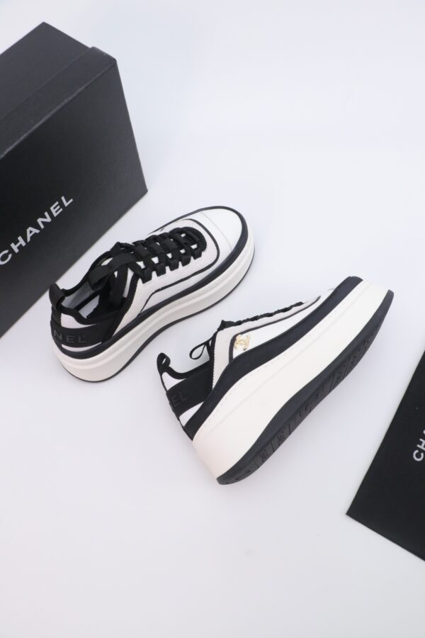 sy_no_40ABE3BE253E5225C39BF2D1AABF0D59_7 Chanel Textile & Suede Platform Sneaker Black-Off-White