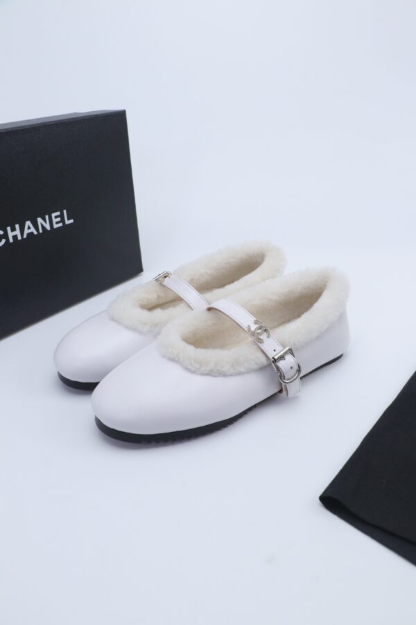 sy_no_4302D42A03D18C9A51718F1493D888D3_0 Chanel Fur-Trim Mary Jane Pure-White