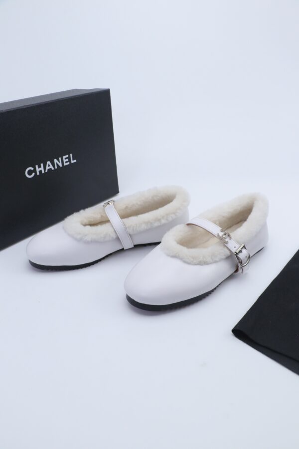 sy_no_4302D42A03D18C9A51718F1493D888D3_3 Chanel Fur-Trim Mary Jane Pure-White
