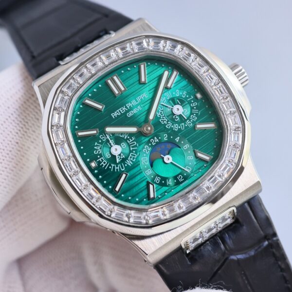 Patek Philippe Sport Elegance NAUTILUS Series Nautilus Automatic Mechanical Movement