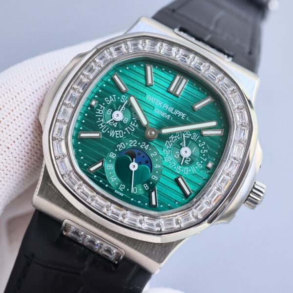 Patek Philippe Sport Elegance NAUTILUS Series Nautilus Automatic Mechanical Movement
