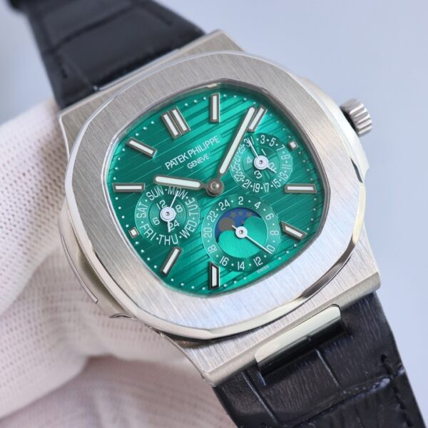 Patek Philippe Sport Elegance NAUTILUS Series Nautilus Automatic Mechanical Movement