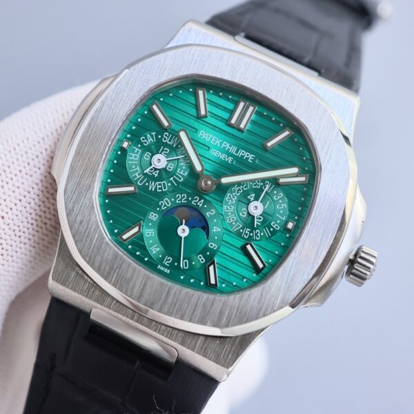 Patek Philippe Sport Elegance NAUTILUS Series Nautilus Automatic Mechanical Movement