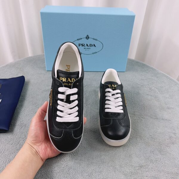 sy_no_45E3DCAE2167EC451841E6FA4E92B944_3 Prada Black Saffiano Leather Triangle Logo Low-Top Sneaker