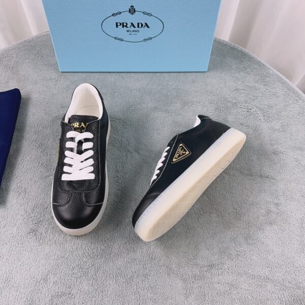 sy_no_45E3DCAE2167EC451841E6FA4E92B944_4 Prada Black Saffiano Leather Triangle Logo Low-Top Sneaker