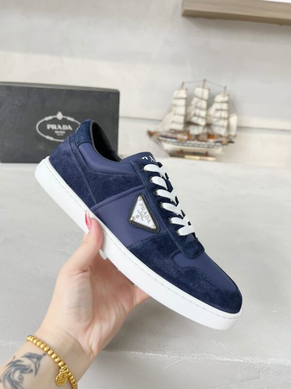 sy_no_49F00F71CBC0A2AF6CEBD2CA6D0ED0AA_0 Prada Navy Suede Low-Top Casual Trainer