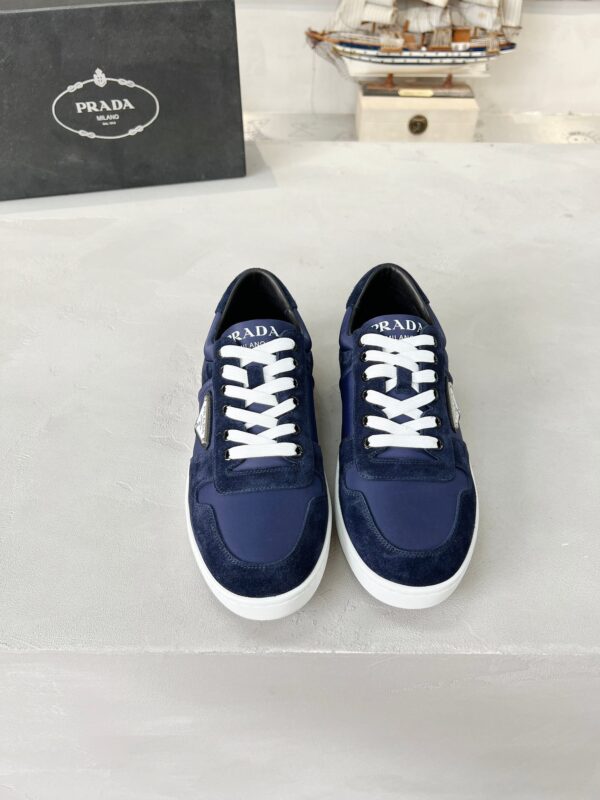 sy_no_49F00F71CBC0A2AF6CEBD2CA6D0ED0AA_5 Prada Navy Suede Low-Top Casual Trainer