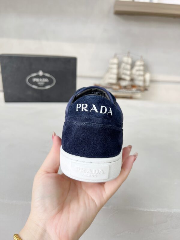sy_no_49F00F71CBC0A2AF6CEBD2CA6D0ED0AA_8 Prada Navy Suede Low-Top Casual Trainer