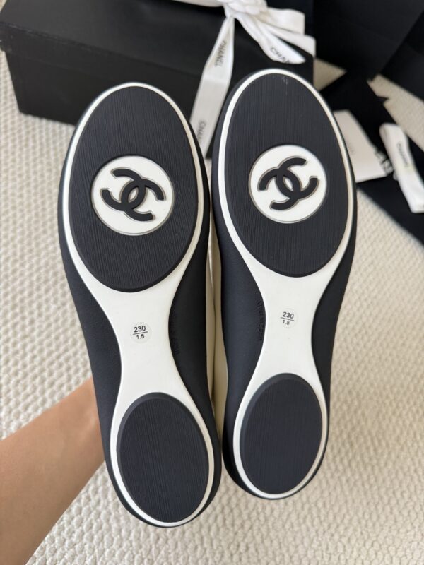 sy_no_4ECFFEC9493623F806A804E19FAFC83C_6 Chanel White Leather and Knit Slip-On Low-Top Sneaker with Speckled Laces and CC Logo