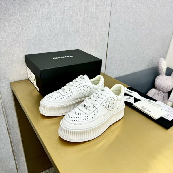 sy_no_509CAC2AF239607C0340A2E896A8C9F1_5 Chanel Off-White Leather Platform Low-Top Sneaker with Perforated CC Logo and Ribbed Sole