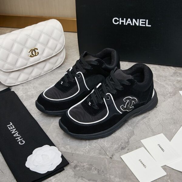 sy_no_51199DC8E183362F32B9BBE8E5F38207_3 Chanel Black and White Piping Low-Top Sneaker with Suede and CC Logo