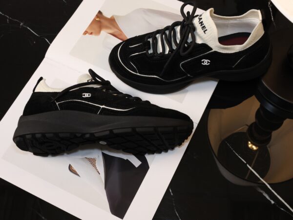 sy_no_523BE4E99C4E61DD3F343F5F8F08DFA5_6 Chanel Black and White Mixed Material Low-Top Sneaker with Contrast Piping and CC Logo