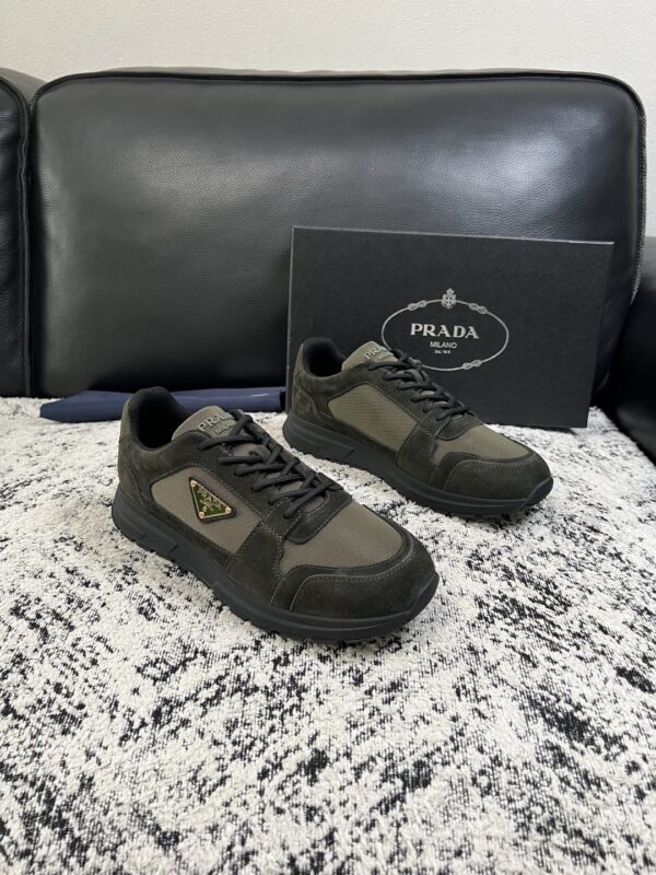 sy_no_52F499B43BAF2B6059C6FC5F70B4CF6D_0 Prada Olive Suede Mesh-Spliced Triangle Logo Low-Top Sneaker