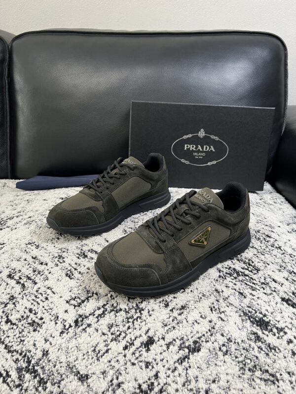 sy_no_52F499B43BAF2B6059C6FC5F70B4CF6D_1 Prada Olive Suede Mesh-Spliced Triangle Logo Low-Top Sneaker