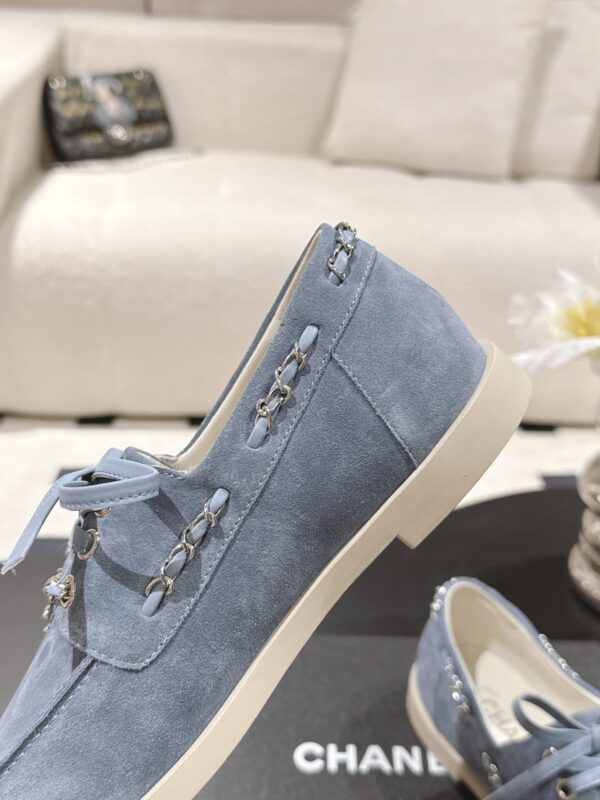sy_no_5316C3E18E0FE2FA0BE943EF281AC671_6 Chanel Light Blue Suede Low-Top Shoe with Cap-Toe & CC Chain Detail