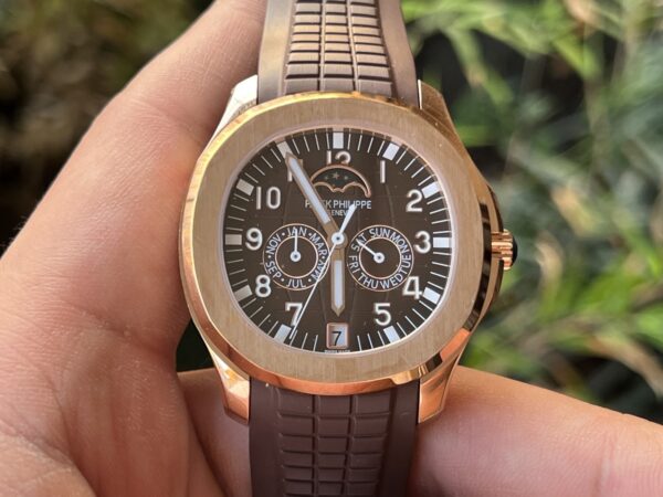 sy_no_54660FA9AE27B65128D141AFEC0171C1_0 Patek Philippe AQUANAUT series automatic mechanical movement date display