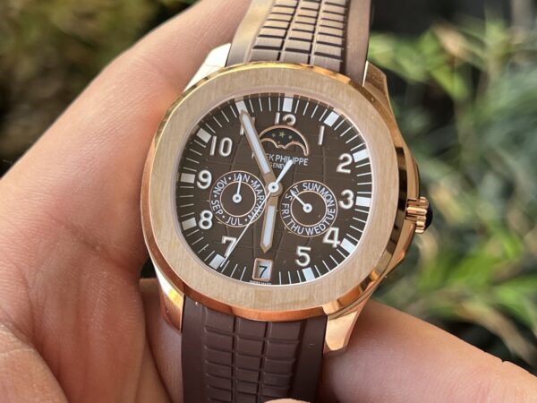 sy_no_54660FA9AE27B65128D141AFEC0171C1_1 Patek Philippe AQUANAUT series automatic mechanical movement date display