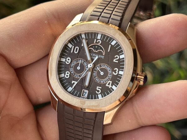 sy_no_54660FA9AE27B65128D141AFEC0171C1_4 Patek Philippe AQUANAUT series automatic mechanical movement date display