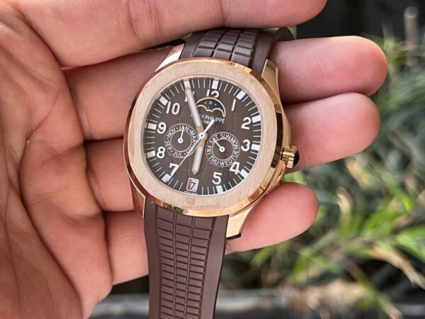 sy_no_54660FA9AE27B65128D141AFEC0171C1_7 Patek Philippe AQUANAUT series automatic mechanical movement date display