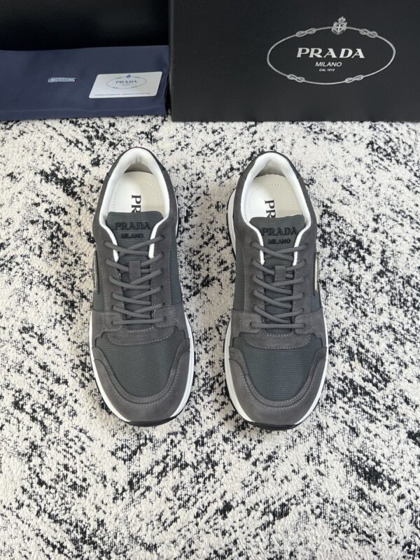 sy_no_55645E36F794D772E80F863542DB22CD_2 Prada Grey Suede Mesh-Spliced Triangle Logo Low-Top Sneaker