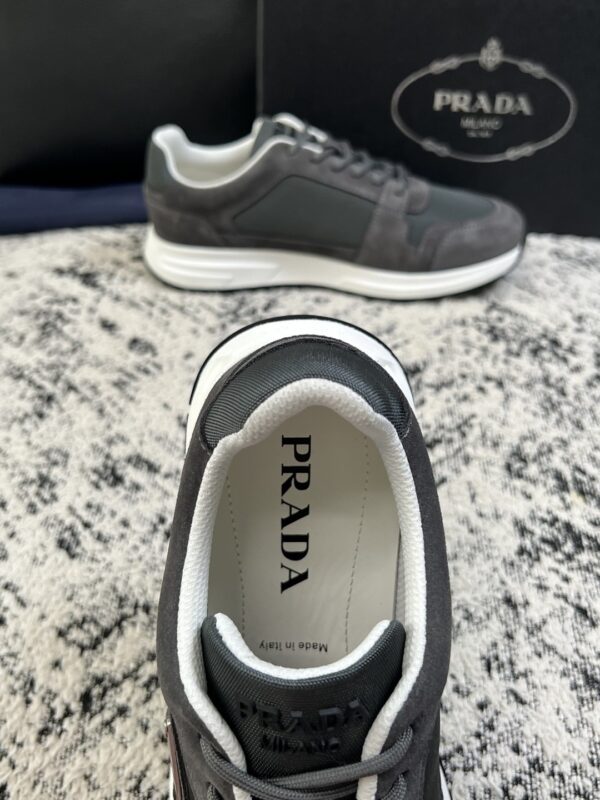 sy_no_55645E36F794D772E80F863542DB22CD_6 Prada Grey Suede Mesh-Spliced Triangle Logo Low-Top Sneaker