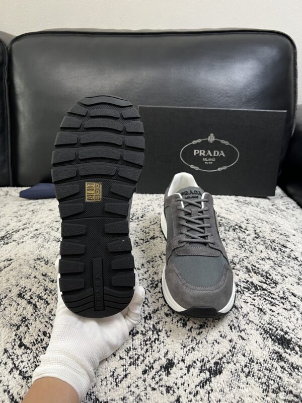 sy_no_55645E36F794D772E80F863542DB22CD_8 Prada Grey Suede Mesh-Spliced Triangle Logo Low-Top Sneaker