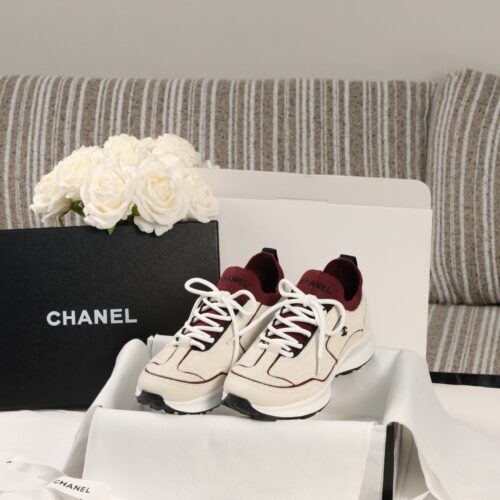 sy_no_560C0E2DD154136B20A24989179C93C6_0 Chanel Off-White and Burgundy Mixed Material Low-Top Sneaker with Contrast Piping and CC Logo