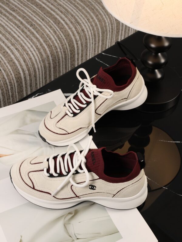 sy_no_560C0E2DD154136B20A24989179C93C6_2 Chanel Off-White and Burgundy Mixed Material Low-Top Sneaker with Contrast Piping and CC Logo
