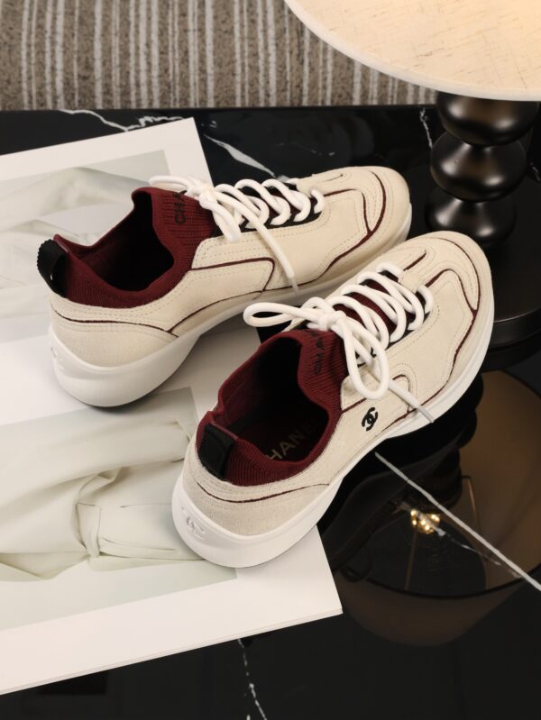 sy_no_560C0E2DD154136B20A24989179C93C6_6 Chanel Off-White and Burgundy Mixed Material Low-Top Sneaker with Contrast Piping and CC Logo